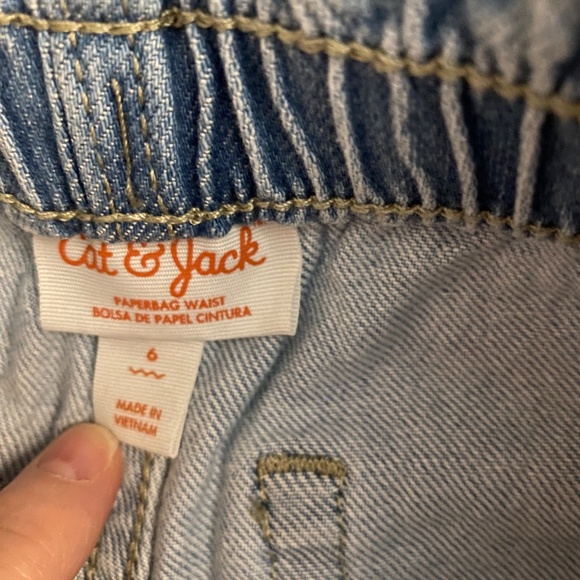 2 pairs of Cat & Jack paper bag waist jeans  Size 6 - Picture 4 of 4